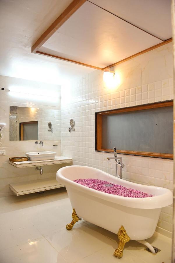 Wild Rose Resort & Spa Pushkar Exterior foto